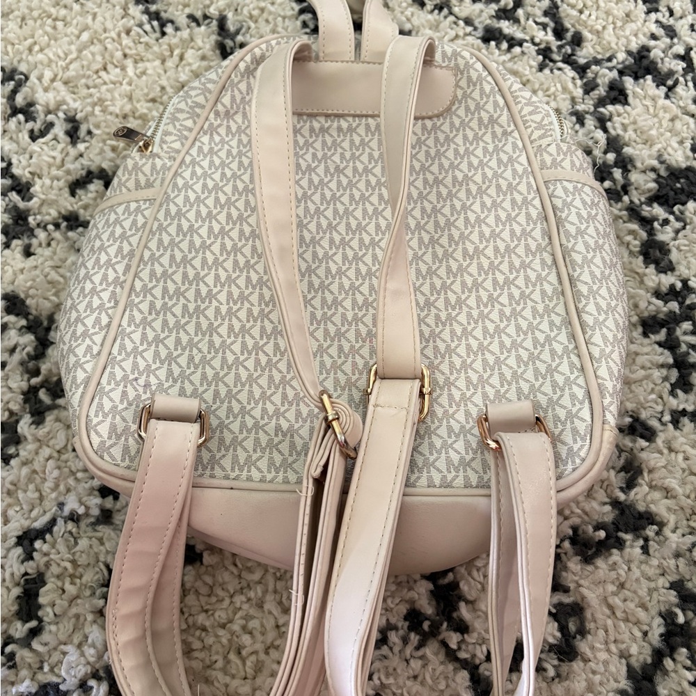 Michael kors backpack purse - Picture 3 of 4